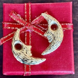 Vintage 14k yellow gold hoop charms